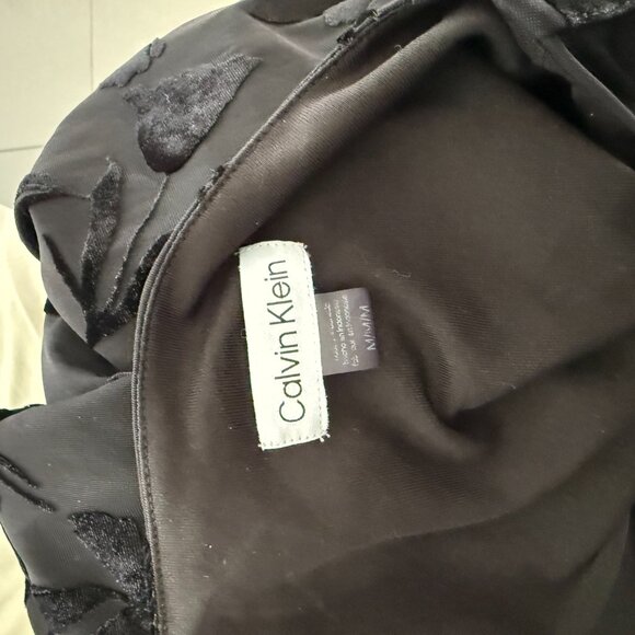 Gorgeous velvet floral sheer lined long sleeve top medium - Picture 4 of 6